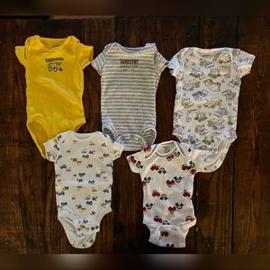 Newborn boy’s bundle 6 onesies, 1 outfit